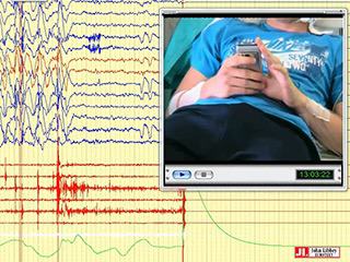 Video game-induced reflex seizures via a smartphone
